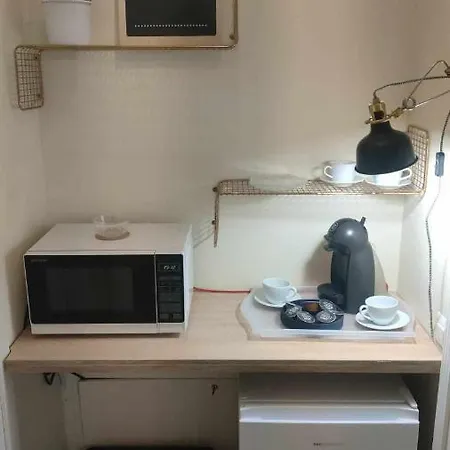 Kwatera prywatna Luxury Airport Retreat