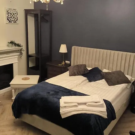 Luxury Airport Retreat Kwatera prywatna *